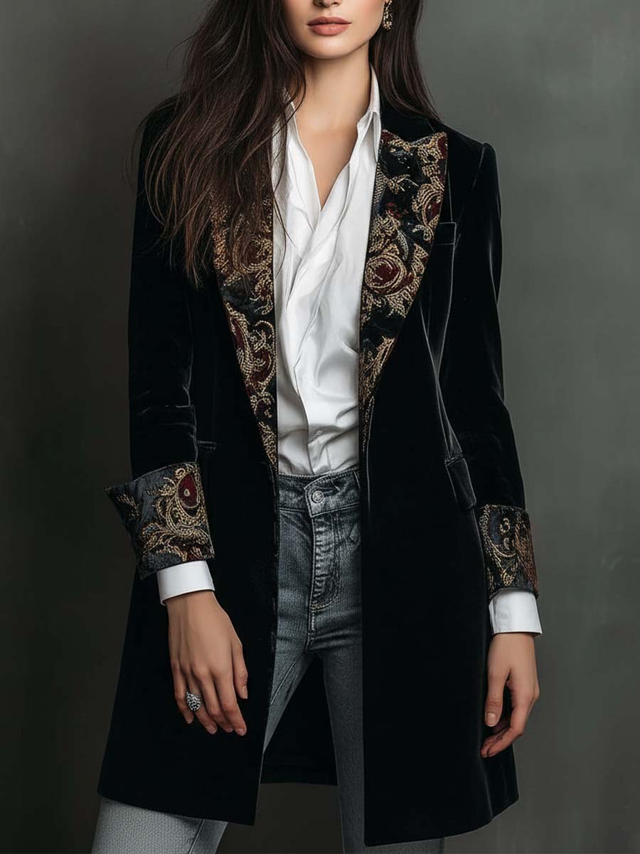 Leontina | Elegante blazer negro entallado con estampado barroco
