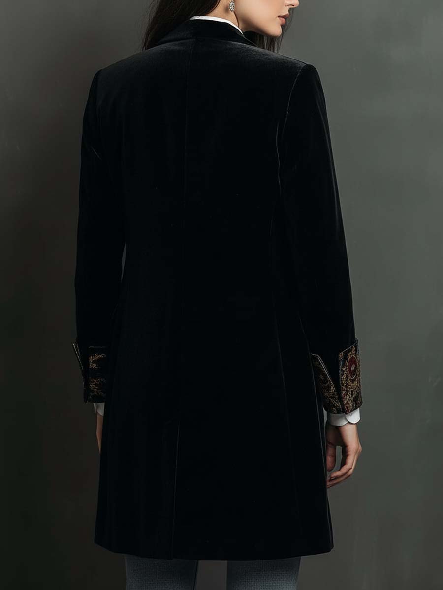Leontina | Elegante blazer negro entallado con estampado barroco