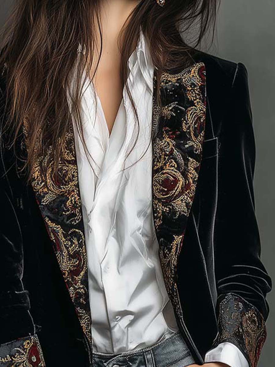 Leontina | Elegante blazer negro entallado con estampado barroco