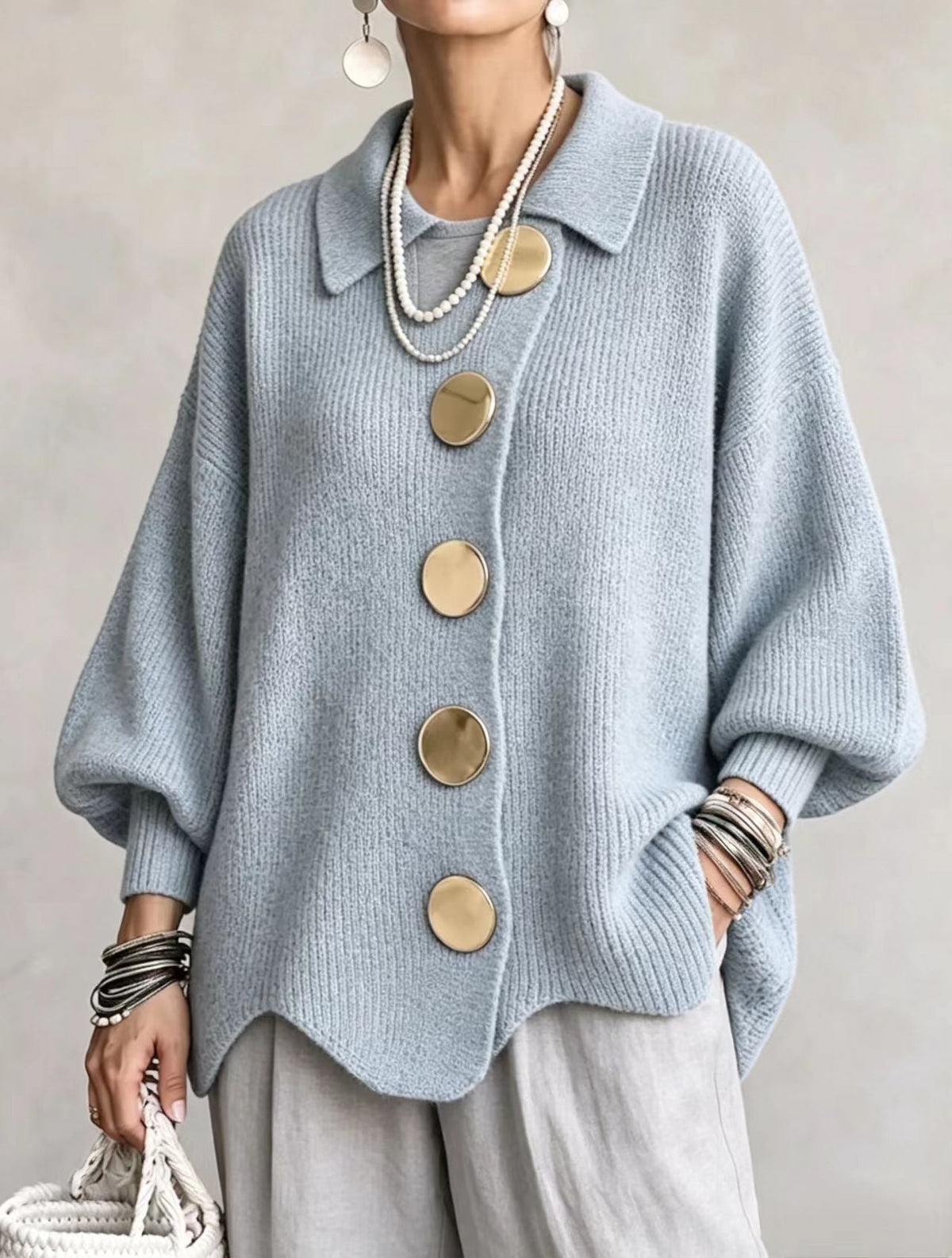 Victoria | Elegante cárdigan oversize con botones dorados efecto joya