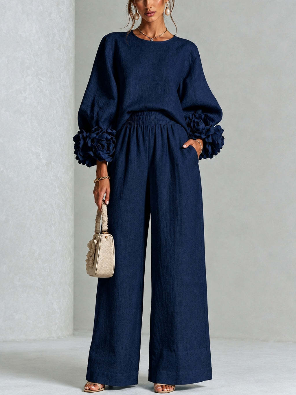 Ofelia | Elegante conjunto con puños florales y pantalones de pierna ancha