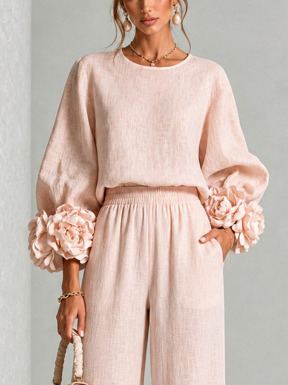 Ofelia | Elegante conjunto con puños florales y pantalones de pierna ancha